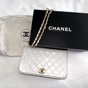 Vintage Chanel Matelasse 23 Full Flap Quilted Chain Shoulder-White- Series 1